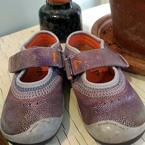 Plae shoes toddler size 5